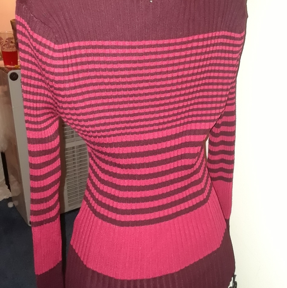 Light weight stripped sweater - Picture 2 of 3